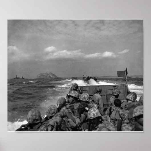 Marines Nadering Iwo Jima - WW2 - 1945 Poster (Voorkant)