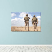 Marines scannen de tijdshorizon voor de activiteit canvas afdruk (Insitu (Houten vloer))