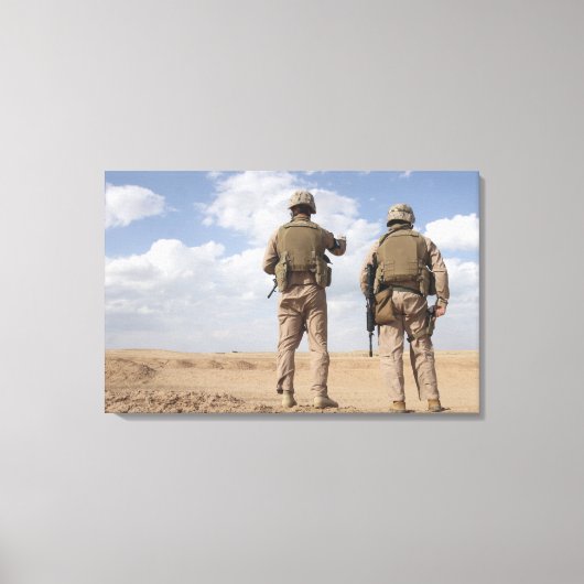 Marines scannen de tijdshorizon voor de activiteit canvas afdruk (Voorkant)