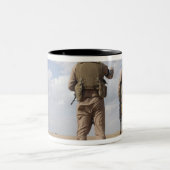 Marines scannen de tijdshorizon voor de activiteit tweekleurige koffiemok (Center)