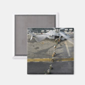 Mariniers bereiden zich voor op een MH-60S Magneet (Voorkant / Achterkant)