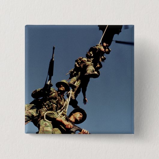 Mariniers op een SPIE RIG. een touwtoestel dat Vierkante Button 5,1 Cm (Voorkant)