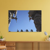 Mariniers wisselen tijdschriften om te vuren canvas afdruk (Insitu (Woonkamer))