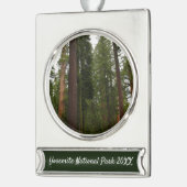 Mariposa Grove in Yosemite National Park Verzilverd Banner Ornament (Links)