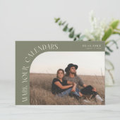 Mark Your Calendars Sage Green Curved Frame Photo Save The Date (Staand voorkant)