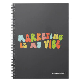 Marketing is mijn vibe, groovy kleurrijk gepersona notitieboek