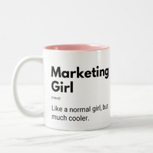 Marketing meisje als een normaal meisje maar veel tweekleurige koffiemok
