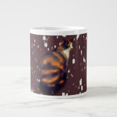 Marmaladekat in sneeuwreuzenkoffie-mok grote koffiekop (Voorkant)