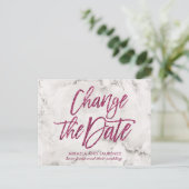 Marmer Roze glitterscript wijzigingsdatum Aankondigingskaart (Staand voorkant)