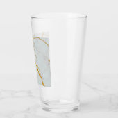 Marmeren textuur in een ongerepte witte basis met  glas (Links)