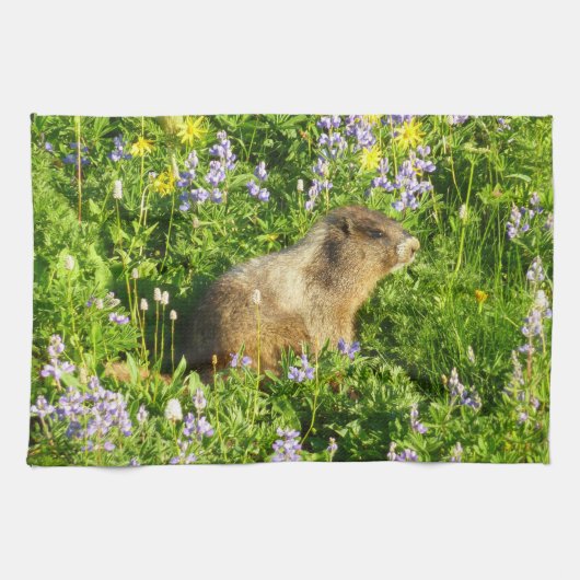 Marmot in Mount Rainier Wilde Bloemen Theedoek (Horizontaal)