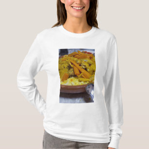 Marokko, Tetouan. Traditioneel Marokkaans gerecht  T-shirt