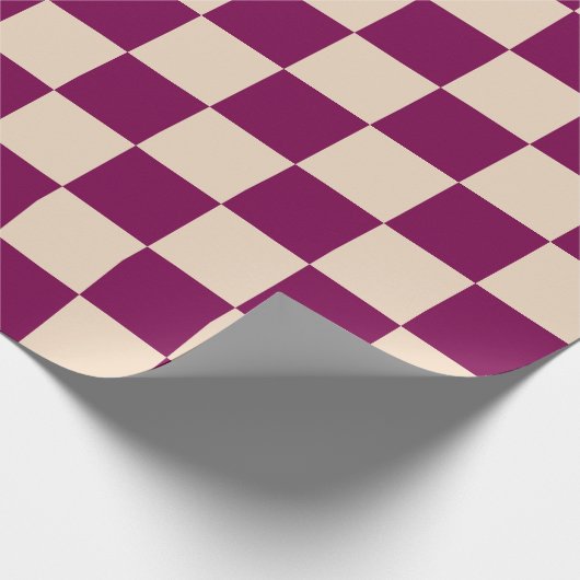 Maroon and beige checkerboard pattern cadeaupapier (Hoek)