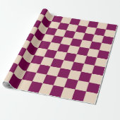 Maroon and beige checkerboard pattern cadeaupapier (Uitgerold)