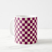 Maroon and beige checkerboard pattern koffiemok (Voorkant links)