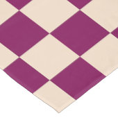 Maroon and beige checkerboard pattern tafelkleed (Gekanteld)