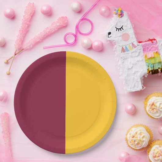 Maroon and Gold Graduation Papieren Bordje (Feest)