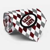 Maroon Argyle Pattern Game Day Stropdas (Opgerold)