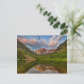 Maroon Bells reflecteert in Calm Maroon Lake 2 Briefkaart (Staand voorkant)