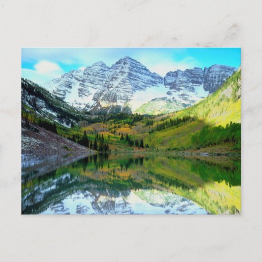 Maroon Bells reflecterend in Maroon Lake Briefkaart (Voorkant)