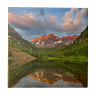 Maroon Bells Weerspiegelen in Rustige Maroon Lake Tegeltje