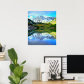 Maroon Bells weerspiegelend in Maroon Lake Poster (Thuiskantoor)