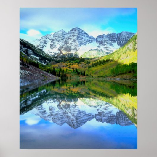 Maroon Bells weerspiegelend in Maroon Lake Poster (Voorkant)