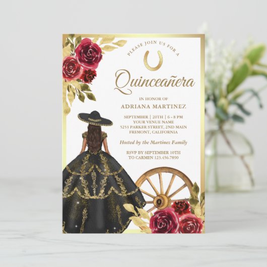 Maroon Bloemen Zwart Jurk Charro Goud Quinceanera Kaart (Staand voorkant)