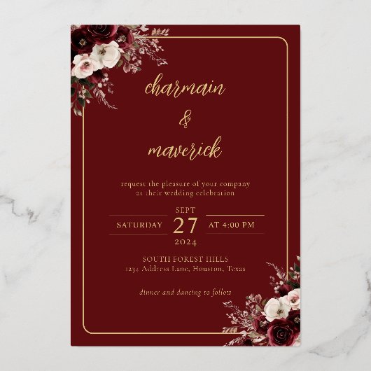 Maroon Bourgondië Bloemen Foto Huwelijk Goud Folie Uitnodiging (Achterkant)