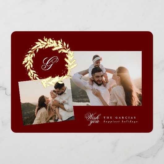 Maroon Classic Kerst monogram krans TWEE foto Folie Feestdagenkaart (Voorkant)