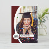 Maroon Curved Lijst Foto Afstuderen Kaart (Staand voorkant)