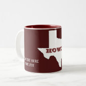 Maroon Custom Text Texas Map Outline Howdy Texan Tweekleurige Koffiemok (Voorkant links)
