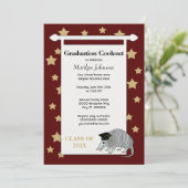 Maroon Cute Armadillo Stars Graduation Party Kaart (Staand voorkant)