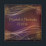 Maroon design met wipgouden accenten magneet<br><div class="desc">Een  maroon met een verfijnde achtergrond met een verfijnde rand van gekromde lijnen en delicate bloemen omringd door mousserende sterren. Een  en elegant ontwerp. Pas de bruid- en bruidegomnaam en de trouwdatum aan.</div>