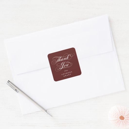 Maroon Elegant Script Afstuderen Bedankt Vierkante Sticker (Envelop)
