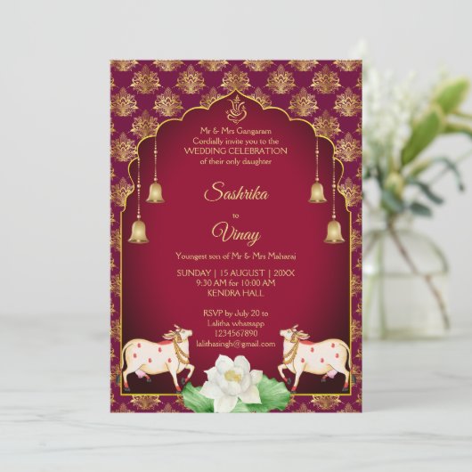 Maroon en goud Gomata witte lotus bruiloft Kaart (Staand voorkant)