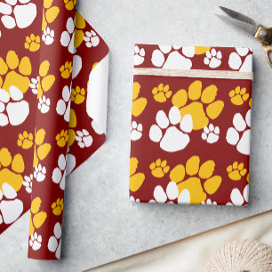 Maroon en Gouden Pawprint Cadeaupapier
