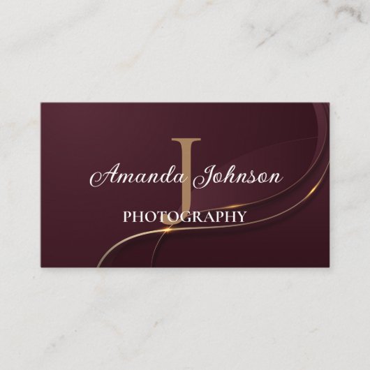 Maroon- en goudmonogram Modern Professional Visitekaartje (Voorkant)