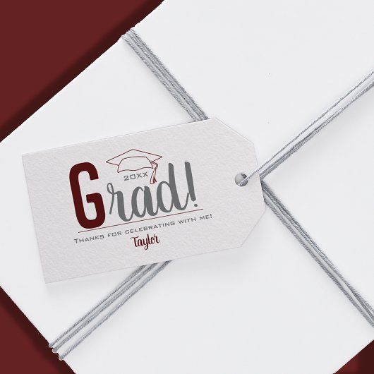 Maroon- en grijze zwaardkap cadeaulabel