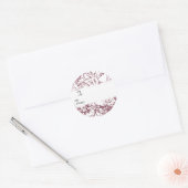 Maroon en Wit Bloemen Kerstcadeau Label Sticker (Envelop)