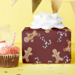 Maroon Gingerbread Heren & Candy Cane Christmas Wr Cadeaupapier<br><div class="desc">🎁 **Deck Your Gifts in Maroon Magic!** 🎁 Geef uw cadeaus dit vakantieseizoen een extra vleugje spirit en zoetheid met ons exclusieve inpakpapier met een kastanjebruin thema! Met handgeschilderde, waterverf peperkoek mannen en snoep stokken verspreid over een rijke kastanjebruine achtergrond, is dit ontwerp ideaal voor iedereen die houdt van tradities,...</div>