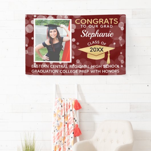 Maroon Gold Bubbles Gefeliciteerd Foto Afstuderen Spandoek (Insitu)