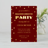 Maroon Gold Foil Confetti Bachelorette Party Folie Uitnodiging (Staand Voorkant)