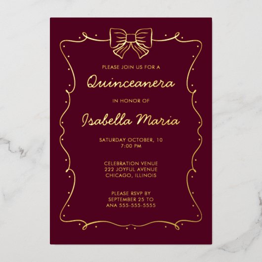 Maroon Gold Folie Quinceañera Uitnodiging Hand get (Voorkant)