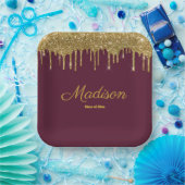 Maroon & Gold Graduation Party Afstudeerder Klasse Papieren Bordje (Feest)