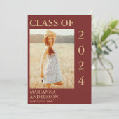 Maroon Gold Typografie Foto Afstudeerder aankondig Kaart (Staand voorkant)