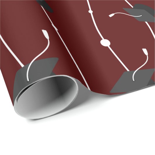 Maroon Graduation Caps and Ribbon Cadeaupapier (Rol Hoek)