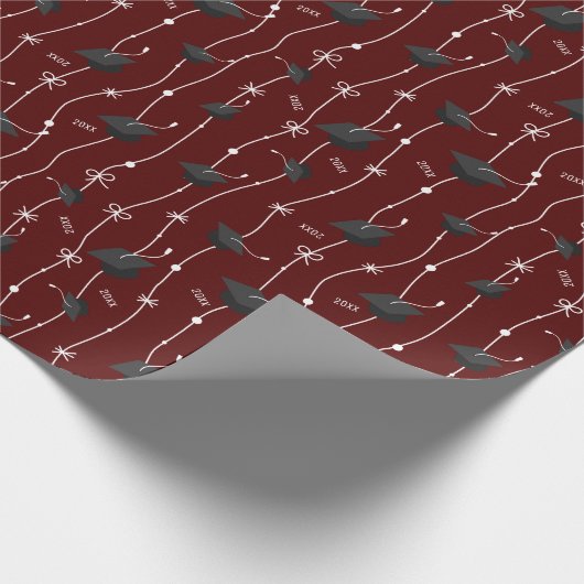 Maroon Graduation Caps and Ribbon Cadeaupapier (Hoek)