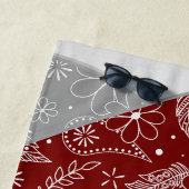 Maroon Grey Boho Bloemen Paisley Patroon Volleybal Strandlaken (In situ)