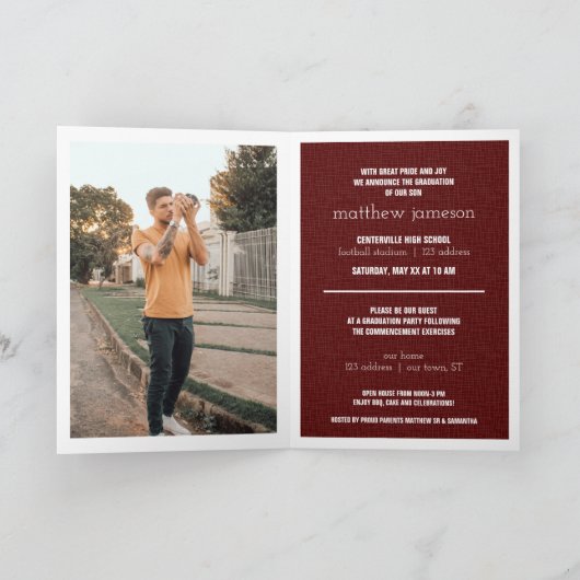 Maroon Modern Textured Photo Afstuderen (Binnen)